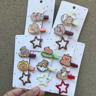 A1273 กิ๊บแผง 3 ตัว ราคาส่ง 10บาท ลายการ์ตูนใหม่ล่าสุด ราคาส่งตั้งแต่แผงแรก พร้อมส่งในไทย