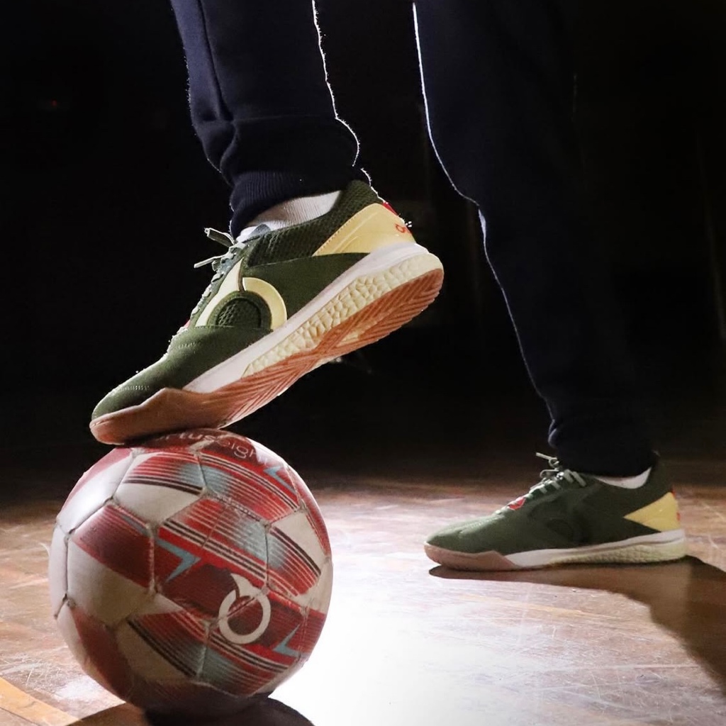 สินค้าพร้อมส่งในไทย) รองเท้าฟุตซอลตัวท็อปชุดโฟมกันกระแทก 3 ชั้น ลิขสิทธิ์แท้จากอินโดนิเซีย ORTUSEIGH