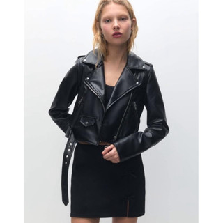 Pull&bear Leather Effect Cropped Jacket เสื้อแจ็คเก็ตหนังสีด…