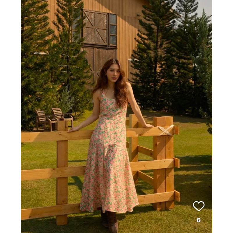 ส่งต่อเดรสยาว lookbooklookbook (Size.XS , S , M และ L) รุ่น Sabrina dress คลอใหม่ สีชมพู pink valley (new มือ1)