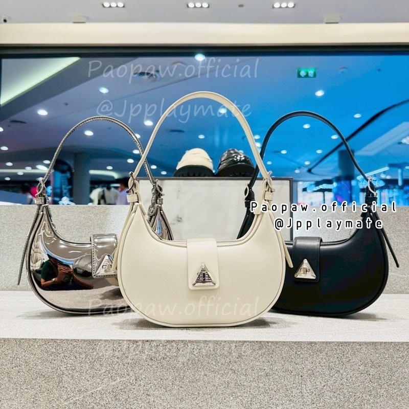 กระเป๋า Charles & Keith รุ่น Trice Shoulder Bag  :  CK2-50271205 แท้จากชอป พร้อมถุงกระดาษ