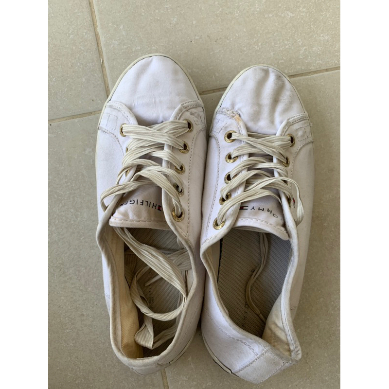 รองเท้ามือสอง tommy แท้