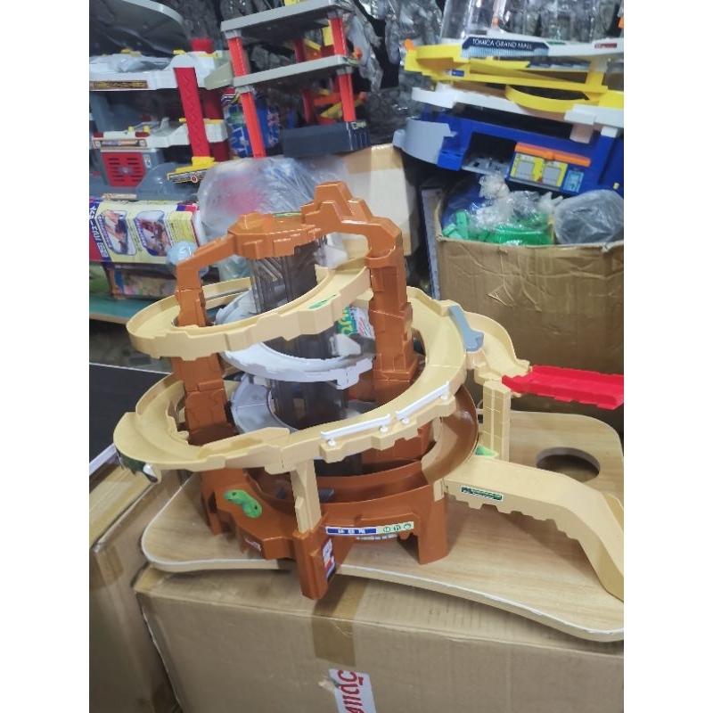 รางรถ Tomica. Adventure