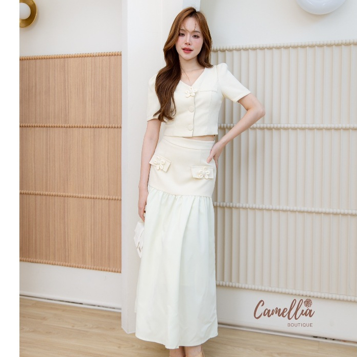 CAMELLIA ชุดSet เสื้ิอแขนสั้นกระโปรงเอวสูง-สีครีม(*สอบถามสต๊อกก่อนกดสั่งน๊า)