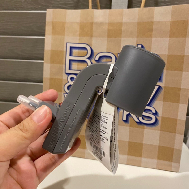 Bath & Body Works Wallflowers Plugs หัวปลั๊กเสียบน้ำหอม ปลั๊ก น้ําหอม bath and body ปลั๊กน้ำหอม(เฉพาะปลั๊กไม่รวมน้ำหอม)