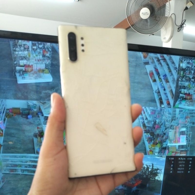 samsung galaxy note 10+ โทรศัพท์มือสอง มีเส้นจุดดำ หน้าจอไม่แตกทัชได้ปกติ