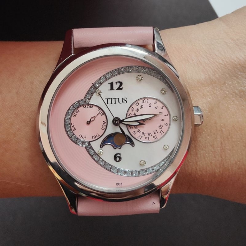 นาฬิกาวินเทจ หน้าพระจันทร์ Solvil et Titus (โซวิล เอ ติตัส) ระบบควอตซ์ มือสองสภาพสวย สายตัดมา น่ารัก