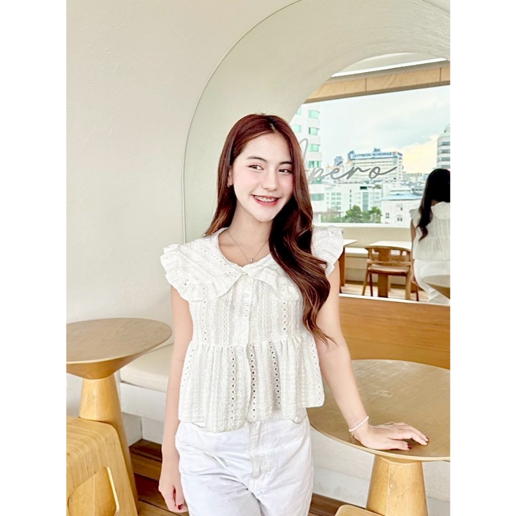 👗🎉🍉เสื้อคอบัวแขนกุดงานฉลุทั้งตัว เนื้อผ้านิ่มใส่สบาย เสื้อใส่เที่ยวทะเล คาเฟ่🎨🧁🍭