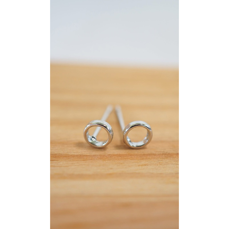 ✨ Simple Oval Loop Stud Earrings ✨ (E068)