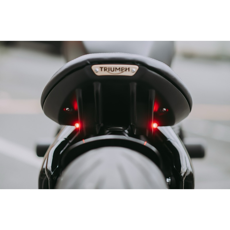 Bella diffuser แผ่นปิดใต้เบาะ Triumph Bobber