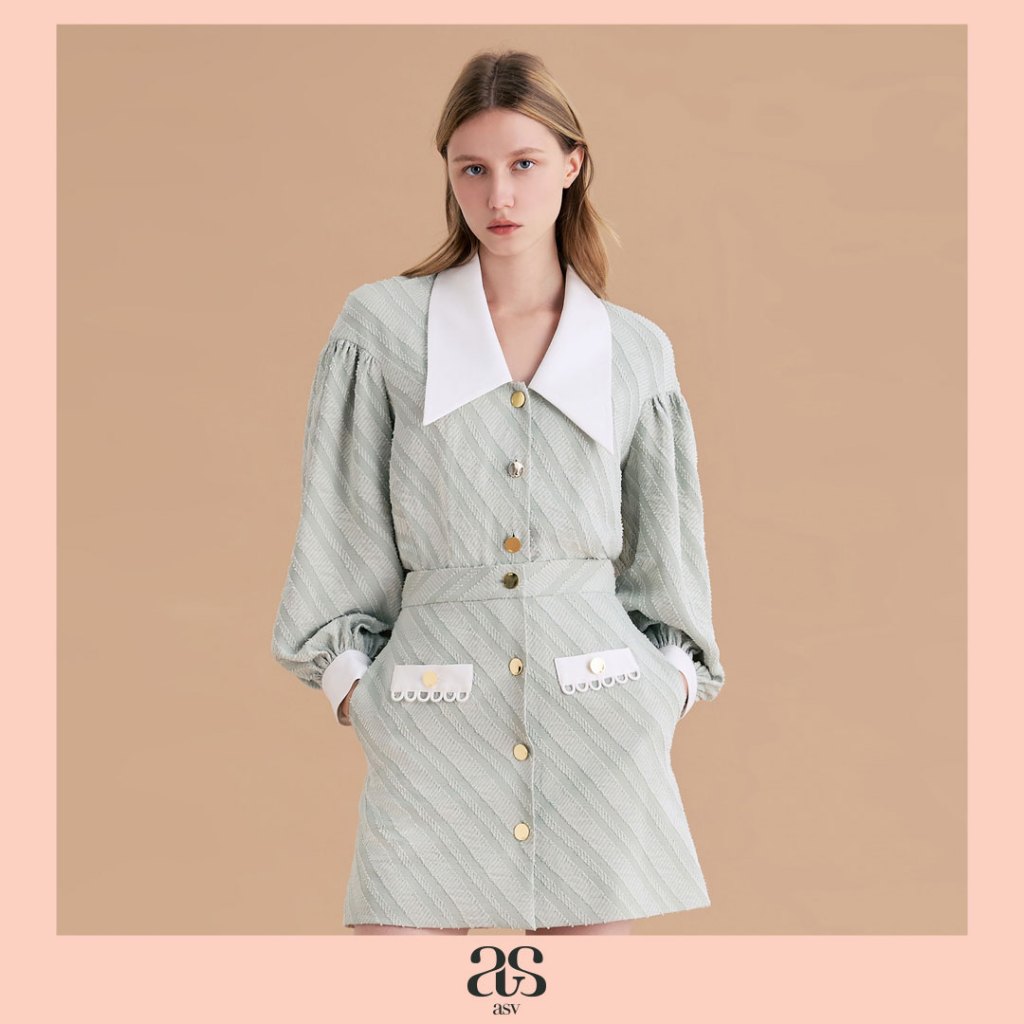 [asv ss25] Alda Voluminous Long Sleeve Blouse เสื้อผู้หญิง แขนยาว แต่งวอลลุมแขน คอวี แต่งปกเสื้อ ดีเทลแขนเสื้อไหล่ตก