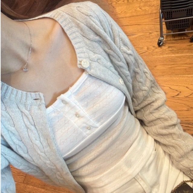 DOPEY.PUFFY / sugar crop เสื้อสายเดี่ยวกระดุมเนื้อผ้าฉลุลายทางหัวใจ