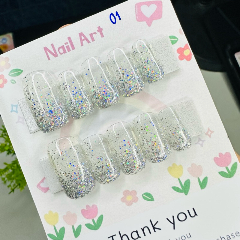 เล็บปลอมสีเจลกากเพชร แถมกาว แถมตะไบทุกชุดเจลแท้100% ติดง่ายๆแค่ไม่เกิน5นาทีสวยเลย (มือ) รอทำ1-3วัน