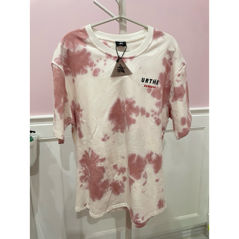 ส่งต่อ เสื้อยืดOversizeผ้าหนาว (ลายมัดย้อมสีชมพู💖)ของร้านUrthe