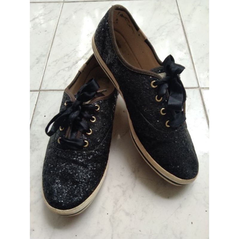 รองเท้าผ้าใบเคดส์ ked x katespade รุ่นกากเพชร ส่งต่อ