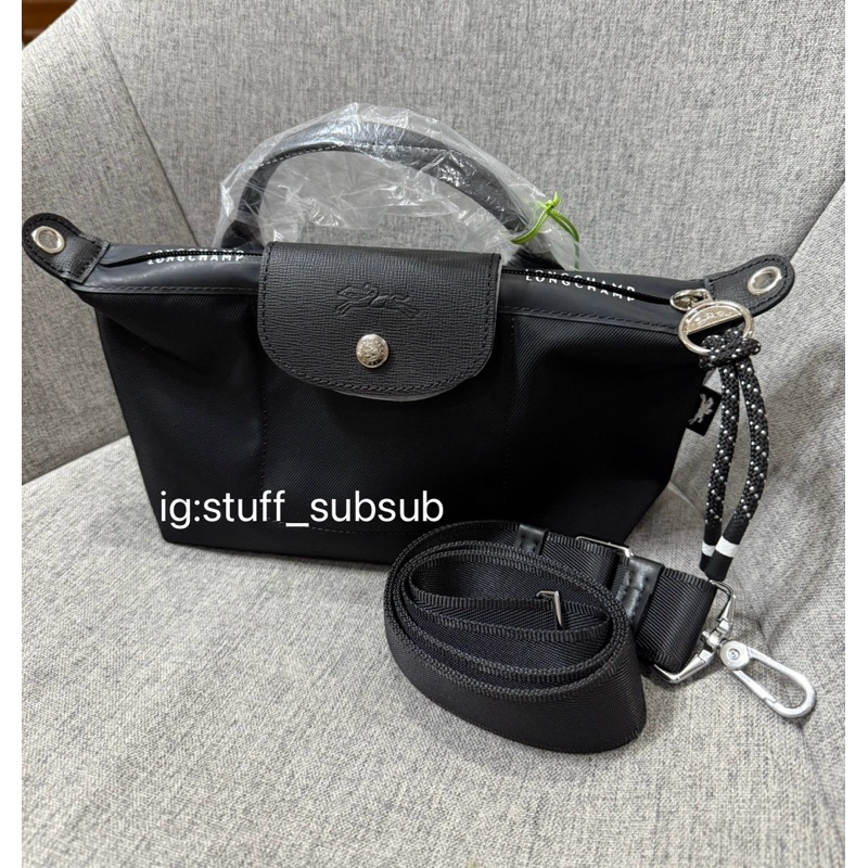 พร้อมส่ง/ของแท้ Longchamp Energy Pouch พร้อมเจาะสาย + สาย