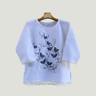 เสื้อผ้าฝ้าย สีขาวคอกลมแขนสามส่วน งานถักมือแฮนเมด ผสมผสานงาน…