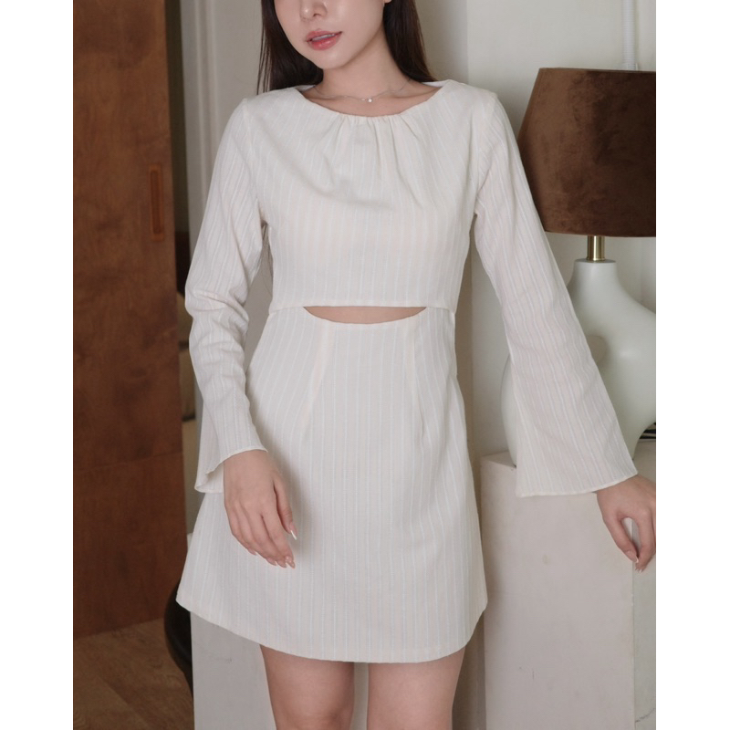 LIBONY |  DAINTY DOLL DRESS เดรสเว้าเอวกระโปรงสั้น - รูปที่ 2