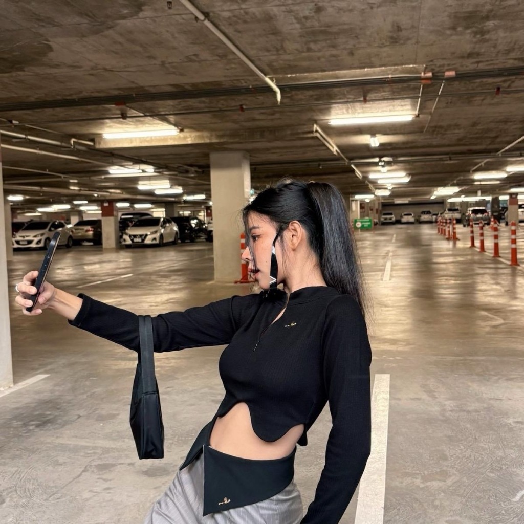 Ida top เสื้อรุ่นไอด้า MONTHA เสื้อแขนยาวดีเทลซิปหน้า เสื้อแฟชั่นผู้หญิง