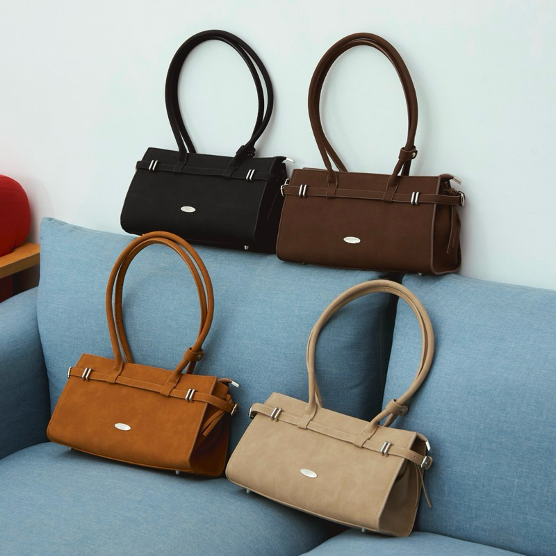 MADAM PEONY ใหม่! กระเป๋าสะพายข้างหนังกลับกันน้ำ รุ่น BOBBI