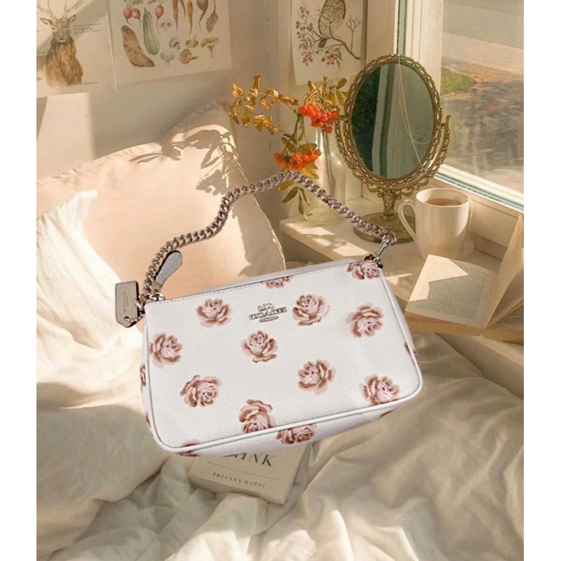Coach ลายกุหลาบสายโซ่