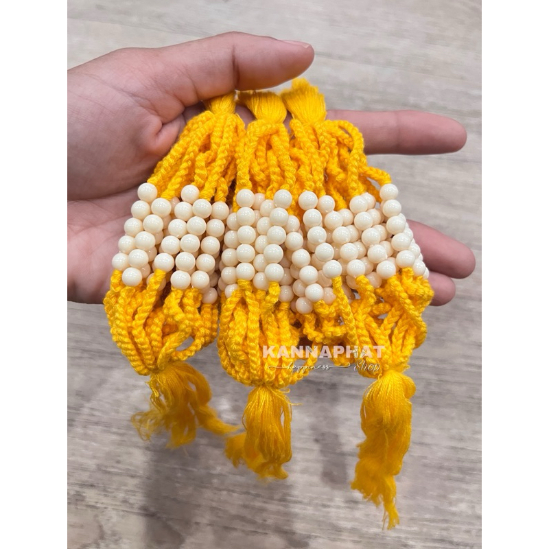 สายสิญจน์ผูกข้อมือ 20-100 เส้น “สีเหลือง” ด้ายมัดมือ ด้าย9เส้น ลูกปัดสีครีม5เม็ด ไม่ผ่านการปลุกเสก