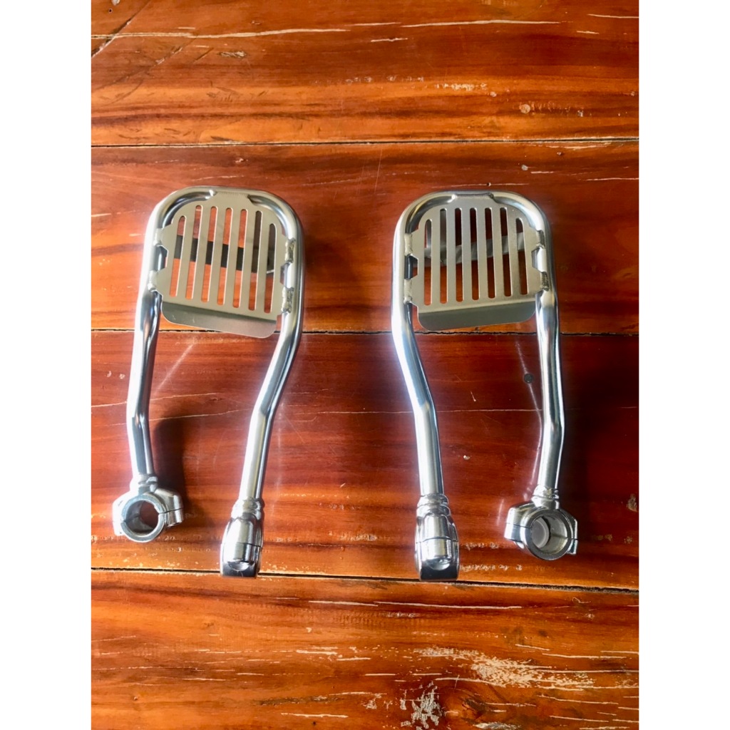 แท้ BMW R 18 R 18 Classic Chrome ที่วางเท้าขณะขับรถ