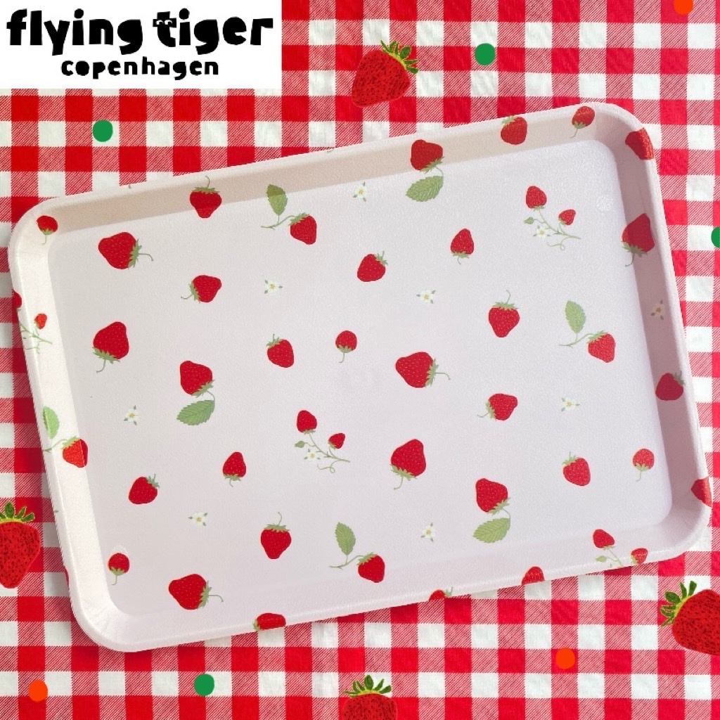 🍓ถาดสีชมพูลาย Strawberry ของ Flying Tiger Copenhagen☝️ของใหม่น้าา
