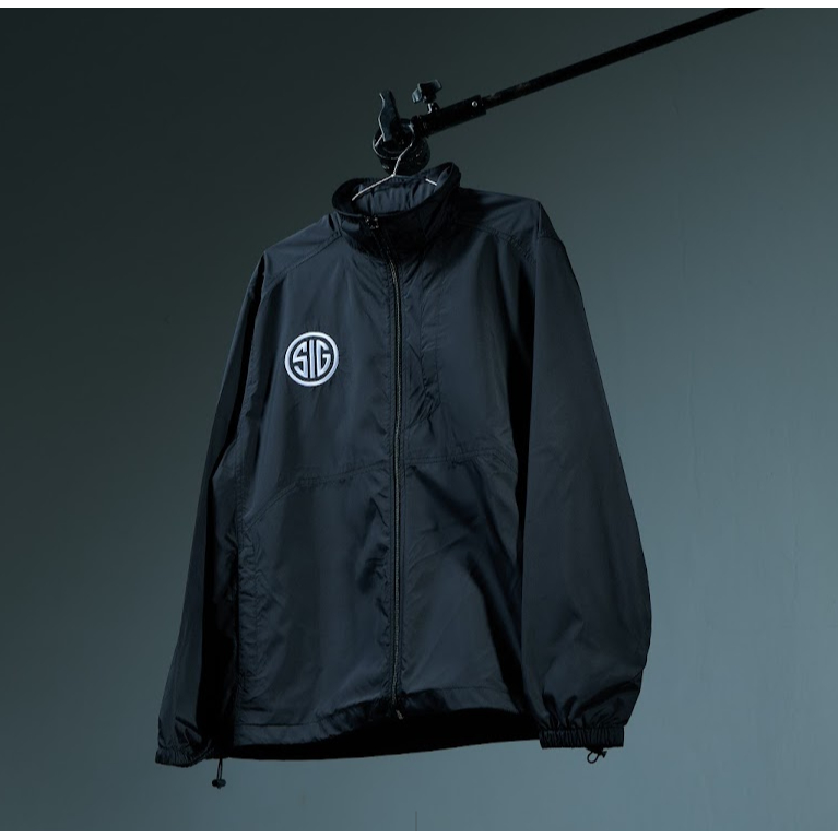 เสื้อ Jacket Sig Sauer Black รุ่น Nylon/Polyester ผ้าร่ม กันลม กันละอองน้ำ