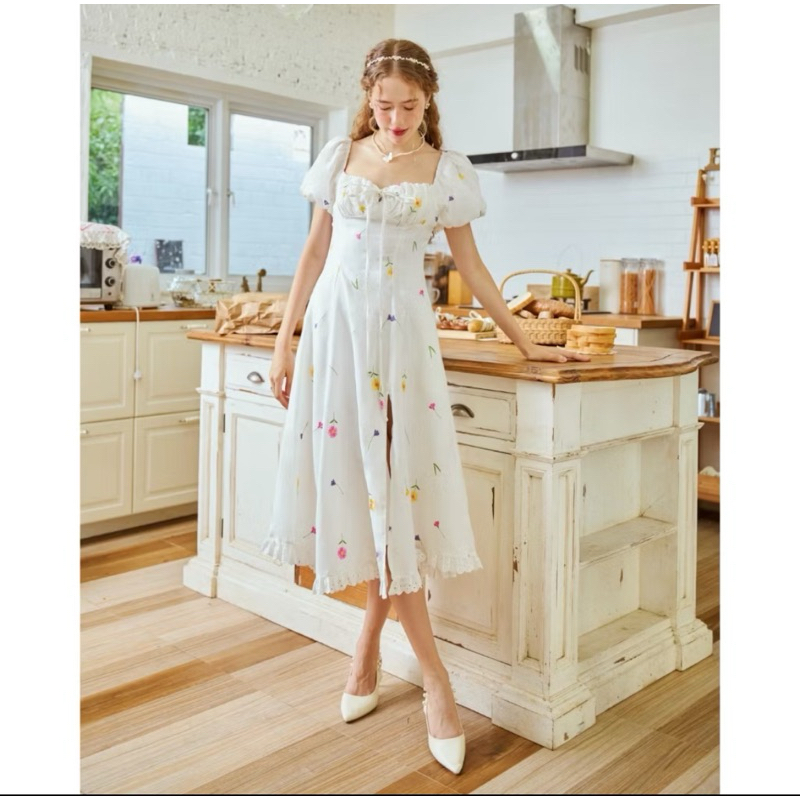 linenne.studio Alice on the weekend (เดรสลายปักแขนตุ๊กตา) size L