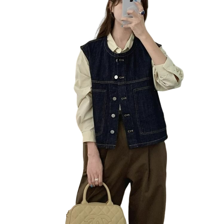 FASHION.61 เสื้อกั๊กยีนส์ เสื้อแขนกุด คอกลมกระดุมหน้า กระเป๋าใช้งานได้  สไตล์เกาหลี รุ่น W8916