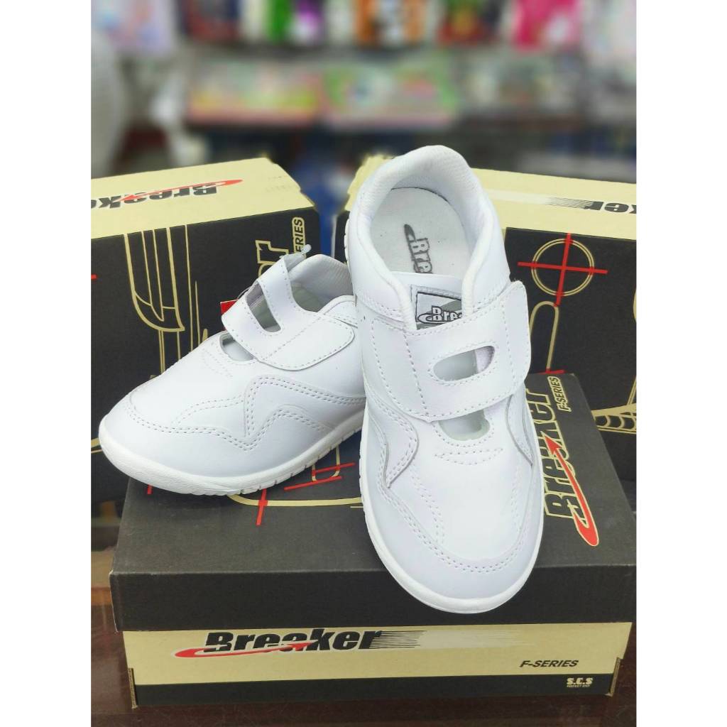 Breaker F13 รองเท้าพละติดเทป เบรคเกอร์