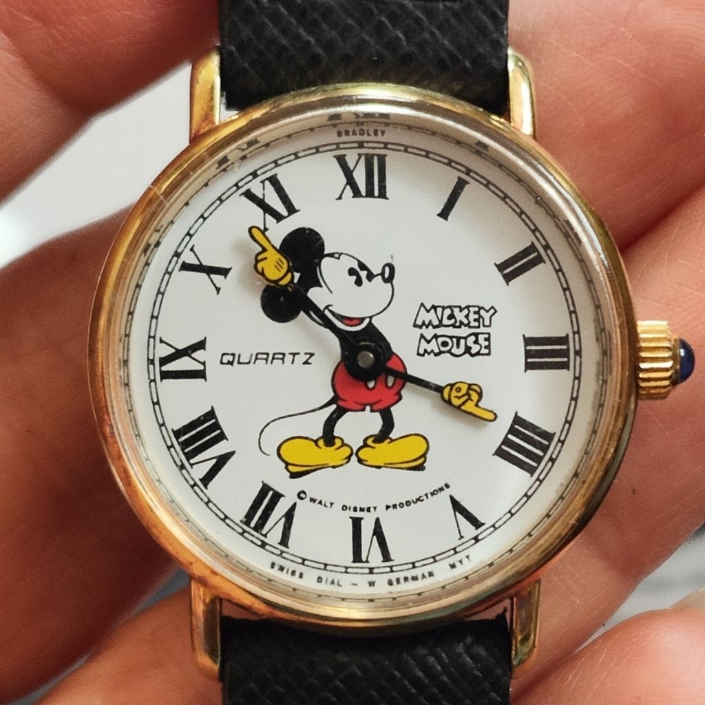นาฬิกาผู้หญิง Vintage 70’s BRADLEY Mickey Mouse นาฬิกา Swiss ระบบควอตซ์ มือสอง สภาพสวย สายใหม่ หน้าป