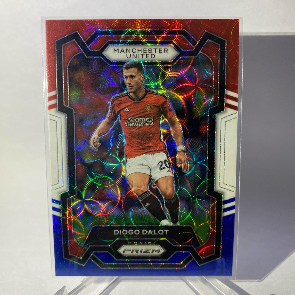 การ์ดนักฟุตบอลสำหรับสะสม DIOGO DALOT, PRIZM), MANCHESTER U. , PANINI PRIZM 2023