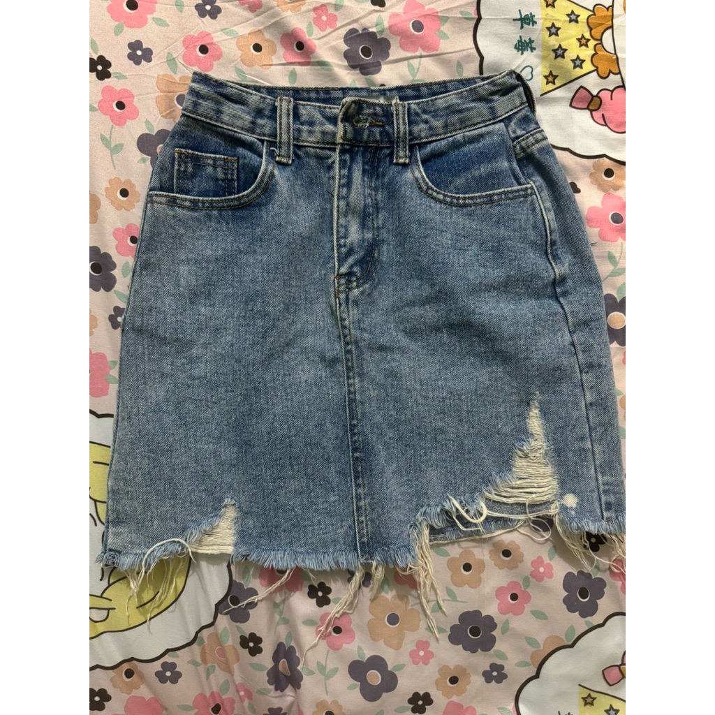 กระโปรงยีนส์ ป้ายwow มือ2