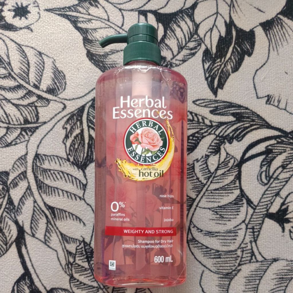 herbal essences weighty and strong แชมพูเพื่อผมแข็งแรงมีน้ำหนัก shampoo 600 ml.ผลิต 11/2024