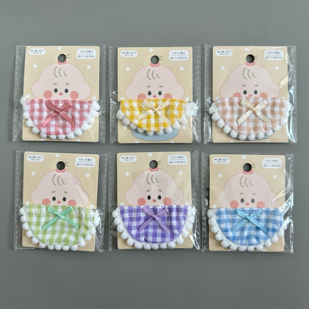 [พร้อมส่งในไทย] ผ้ากันเปื้อนจิ๋ว ลายตาราง สำหรับใส่ตุ๊กตา ของแท้ 100% จากญี่ปุ่น