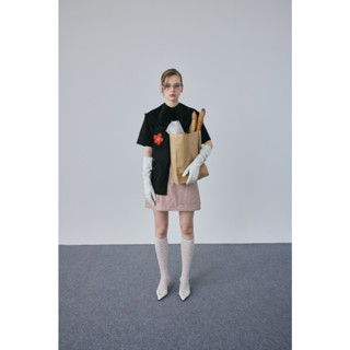 KHLOE TRANSPARENT SHIRT เสื้อเชิ้ตปกระบายผ้าซีทรู ปักกระเป๋า…