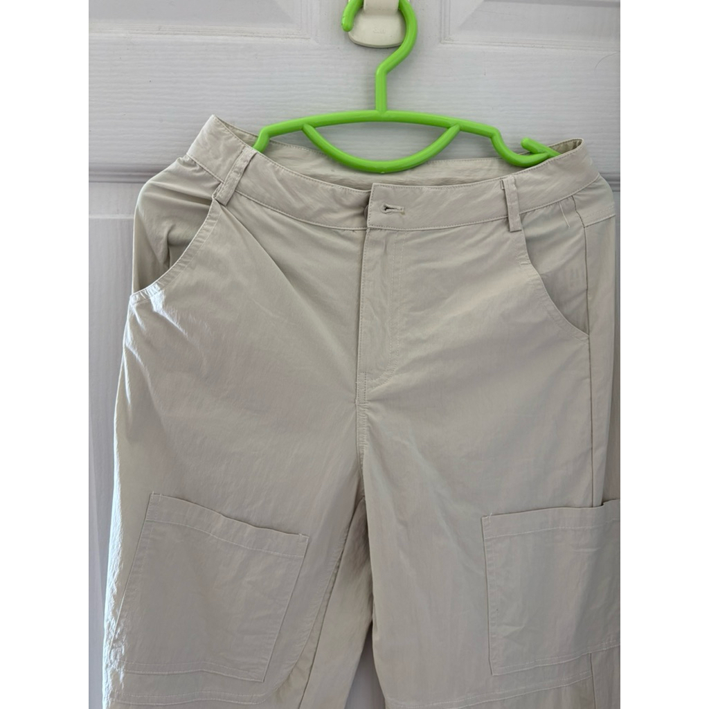 Cargo pants จากร้าน inbyin.th size s