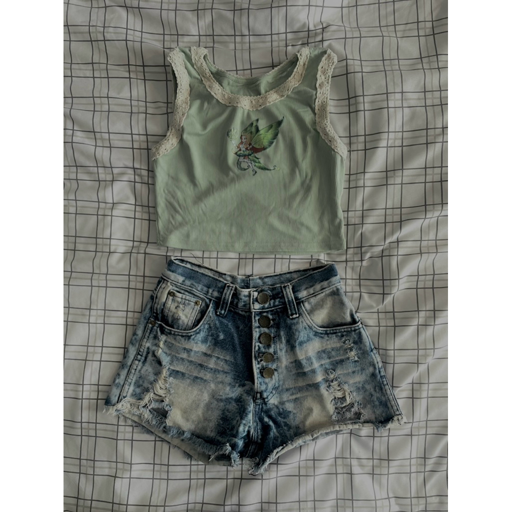 A58-A61,B13เสื้อ/เดรสสีเขียว มือสอง