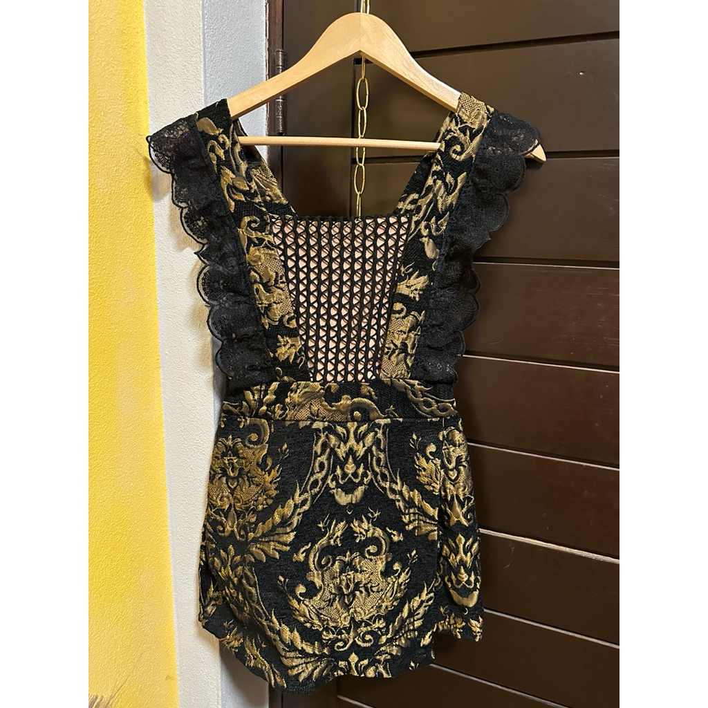 VIP1 จั้มกระโปรงกางเกง ป้ายแฟชั่น ตำหนิซิปรูดไม่ได้อก30-36 เอว26-32 สะโพก38 ยาว31