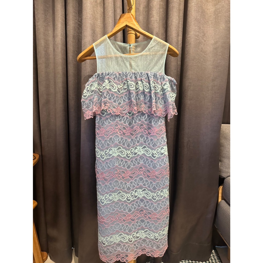 Jousse ชุดเดรสลูกไม้ ออกงาน เปิดไหล่ ทรงสอบเข้ารูป | Jousse (JR1KSB)-ของใหม่