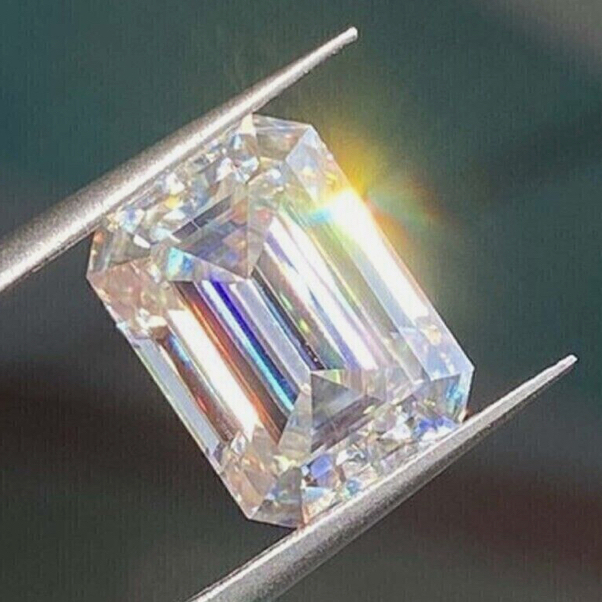 3 ct G VVS2 Emerald cut Lab Grown Diamond - IGI Certified