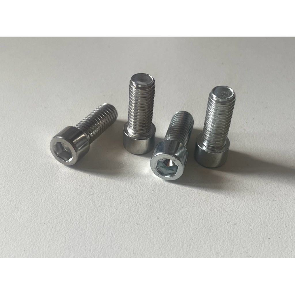 2 ตัว สกรูหัวจมหกเหลี่ยม Bolt นอต M8 x20  Hex Socket Head Cap Screw