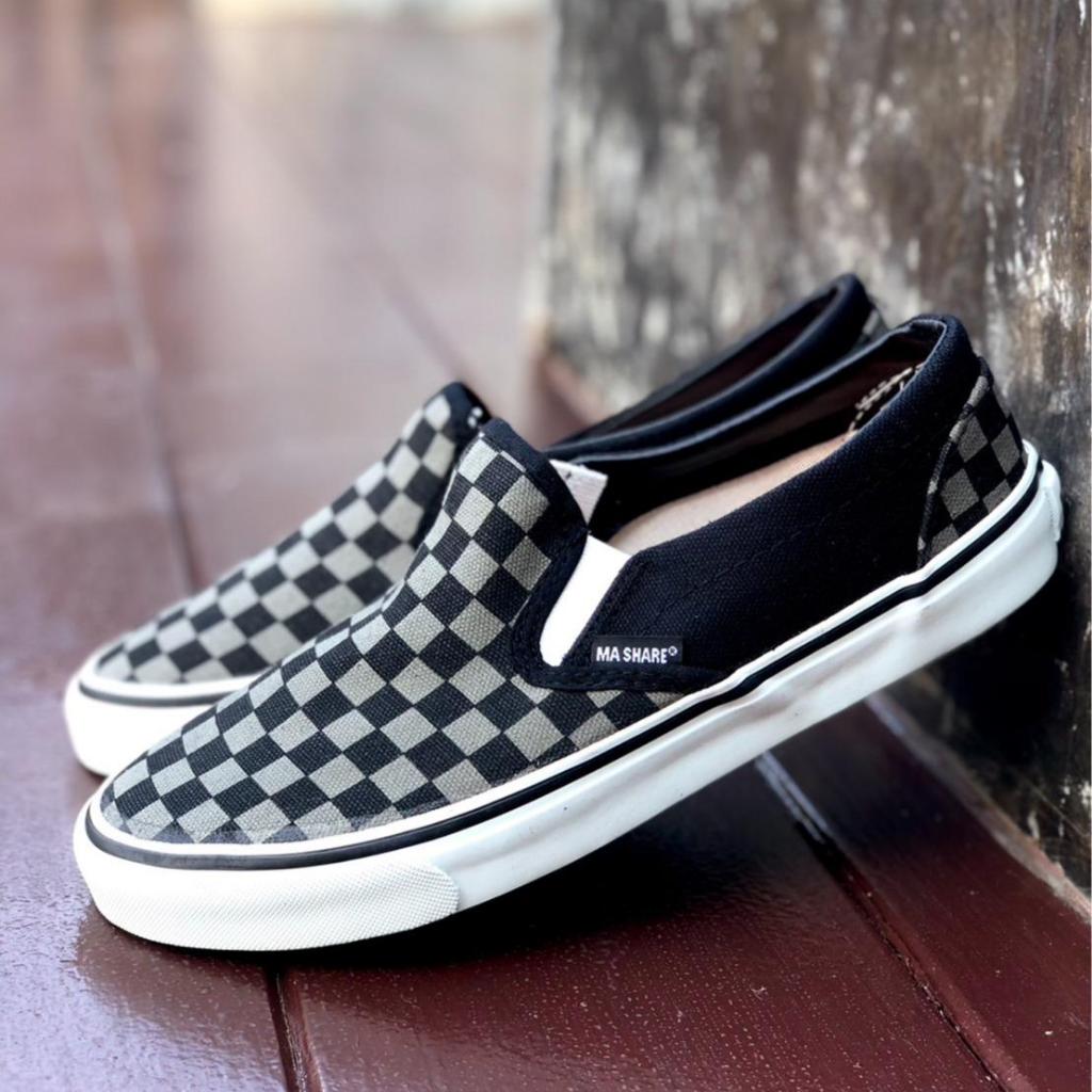 กดสั่งผ่านวิดีโอมีส่วนลด รองเท้าสลิปออน Slip on รองเท้าสวม ผ้าใบใสทำงาน ผ้าใบแฟชั่น ยี่ห้อ Mashare V-8