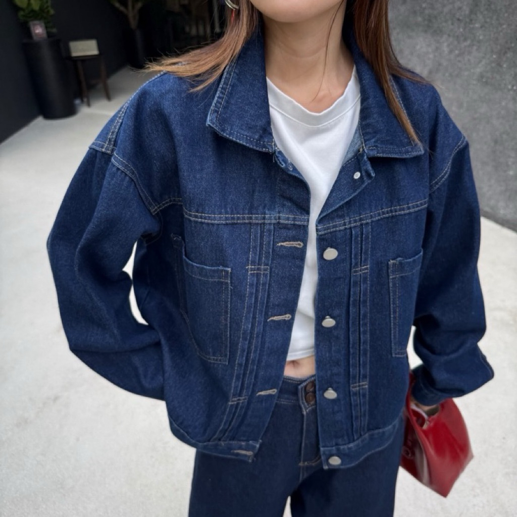 ส่งต่อ แจ็กเก็ตยีนส์ทรง oversize BABE DENIM JACKET สียีนส์เข้ม จากร้าน knockknockth