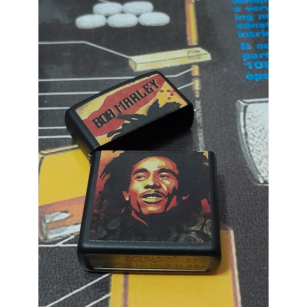 อะไหล่ถังนอก zippo bob marley ขนาดมาตรฐาน  สีดำลายแบบสกรีนรูป bob marley ของใหม่ไม่ผ่านการใช้งานรับป