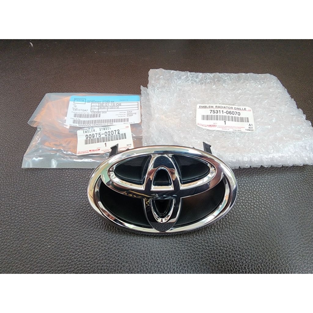 ของแท้ โลโก้หน้ากระจัง TOYOTA CAMRY 2007-2008 2.0 2.4 3.5 G V สีชุบเดิม พร้อมฐาน  สำหรับ โตโยต้า แคมรี่ 2007-2008