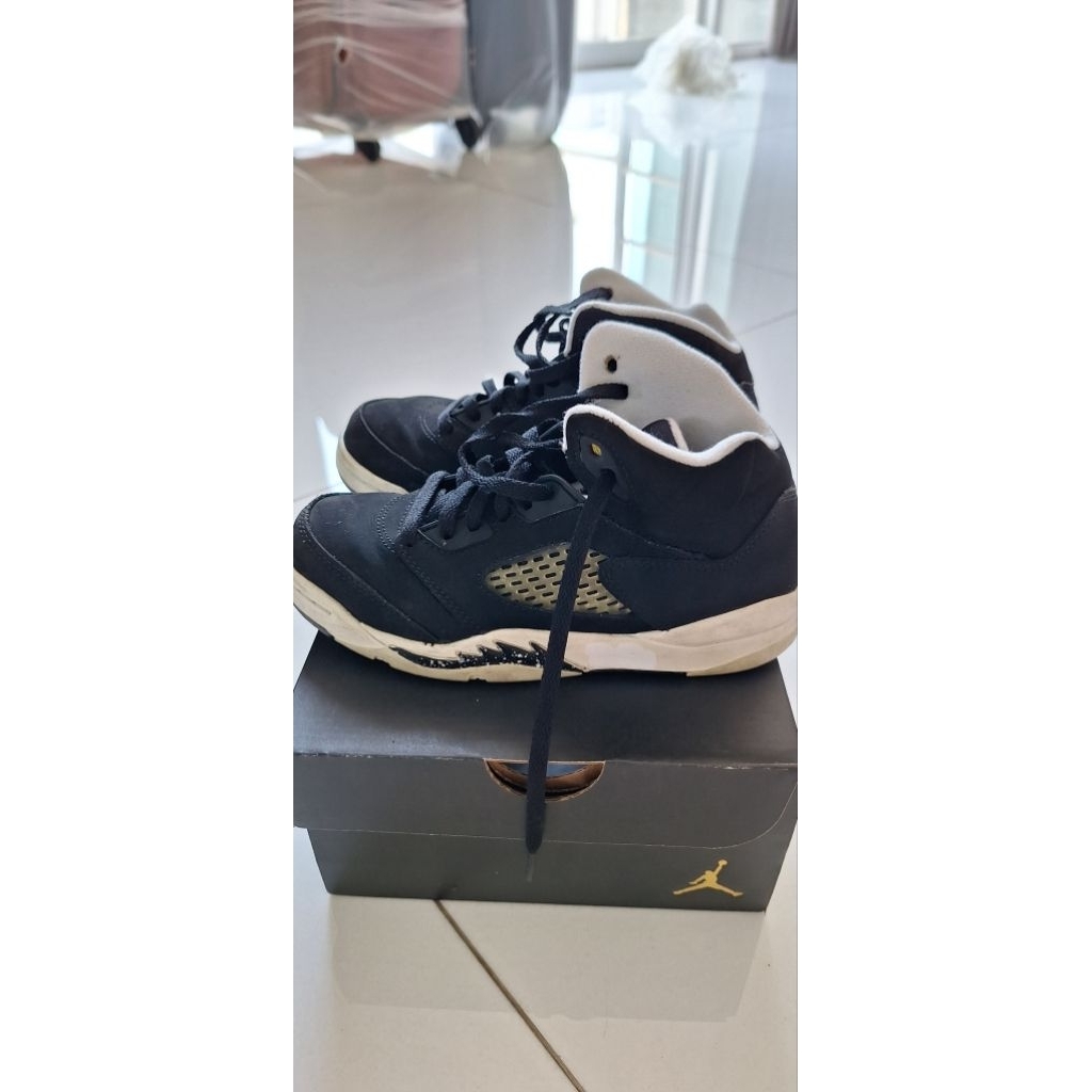 Nike Jordan5retro รองเท้าบาสเกตบอลเด็ก มือสอง ไซส์ uk12.5/eur31 สำหรับเท้าไซส์ 19cm
