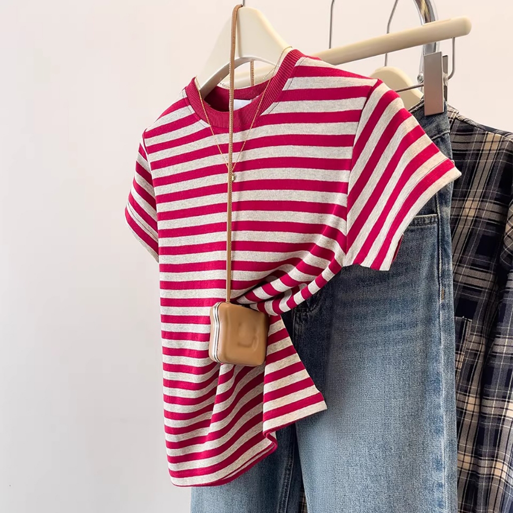 Y6Y - เสื้อยืดคอกลมแขนสั้นลายทางสีแดงสำหรับผู้หญิง ทรงลำลอง - รูปที่ 2